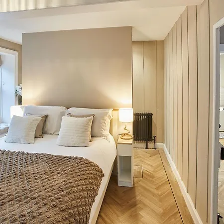 Boutique - Market Quarters *