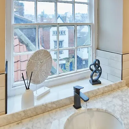 Boutique - Market Quarters 휫비