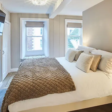 Boutique - Market Quarters *