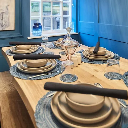 Boutique - Market Quarters * Whitby