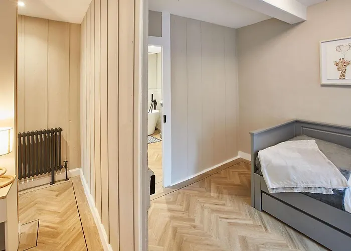 Boutique - Market Quarters Apartment